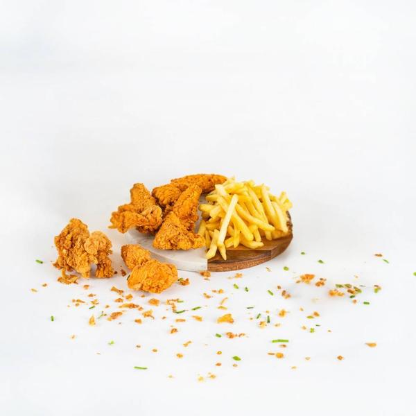 3 Crispy Strips + cartofi prăjiți